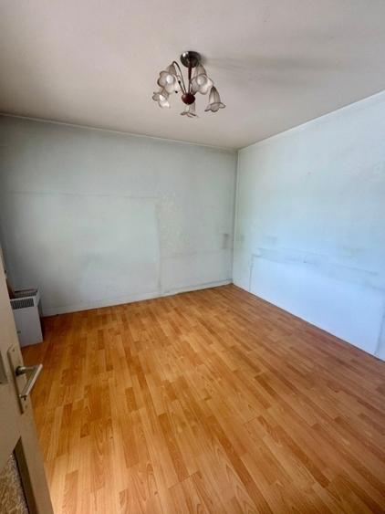 Apartament cu 2 camere semidecomandat în Podu Roș