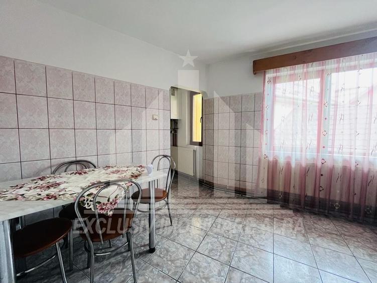 Casă individuală cu 8 camere cu Canalizare în Tolstoi