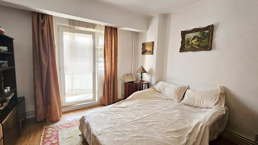 Centrul Civic ,str Toamnei apartament 3 camere cf I dec - 5