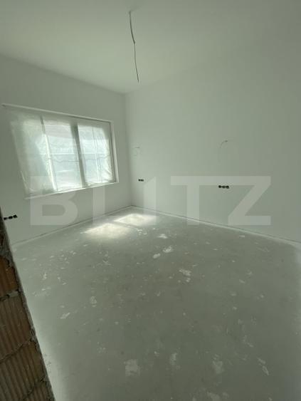 Casă individuală cu 4 camere cu Canalizare în Exterior Est