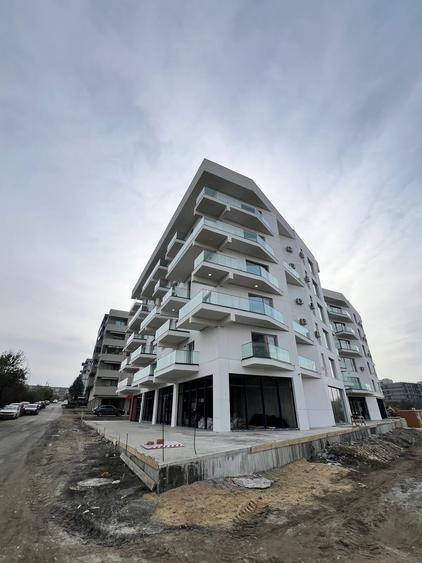 Spațiu comercial, de 650 mp, în Universitate