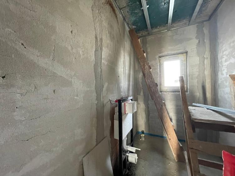 Duplex cu 4 camere cu Canalizare în Moșnița Veche