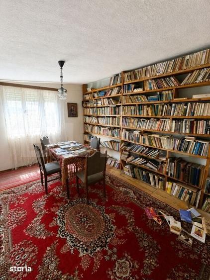 Casă cu 10 camere cu Teren 350 Mp în Central