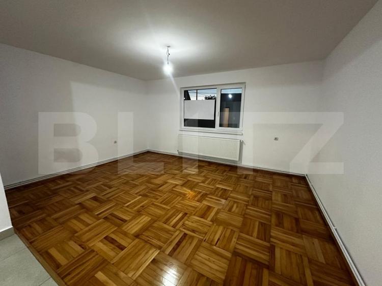 Casă individuală cu 8 camere cu Canalizare în Sebeș