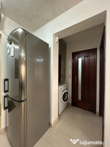 Apartament cu 2 camere decomandat în Republicii