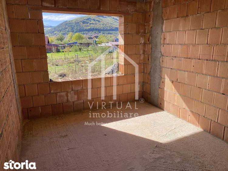 Casă cu 4 camere cu Teren 326 Mp în Poplaca
