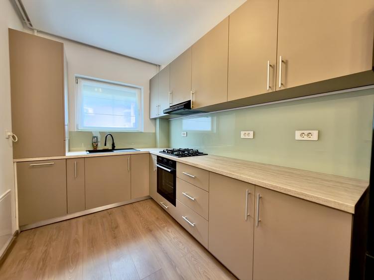 Apartament cu 3 camere decomandat, mobilat în Floreasca
