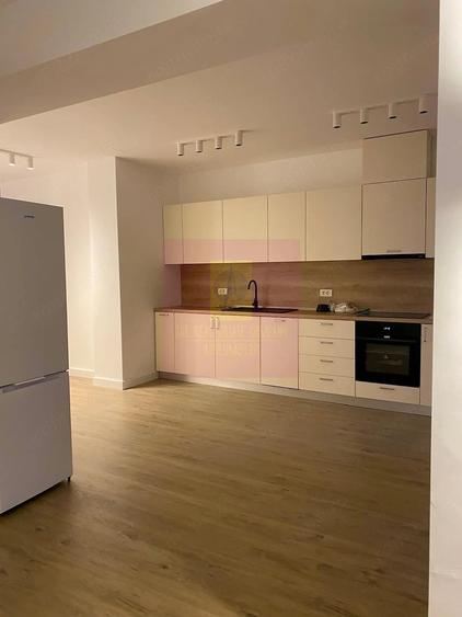 Apartament cu 4 camere decomandat în Armeneasca