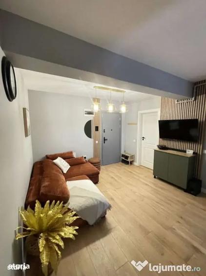 Apartament cu 3 camere semidecomandat în Central