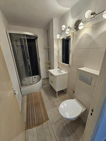 Apartament cu 3 camere semidecomandat, mobilat în Lujerului