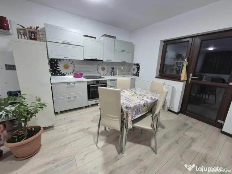 Casă cu 3 camere cu Teren 350 Mp în Șimnicu de Sus
