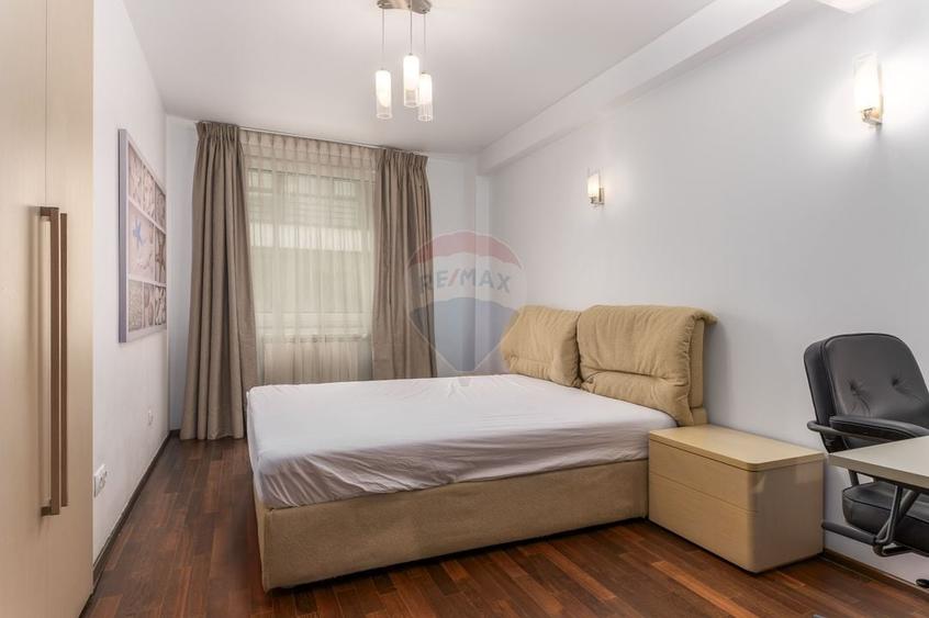 Apartament cu 4 camere semidecomandat, mobilat în Herăstrău