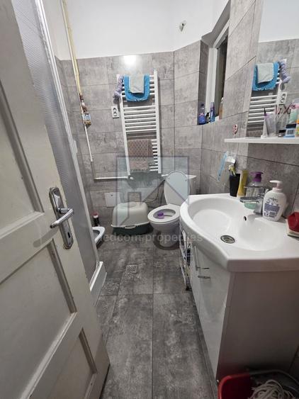 Casă individuală cu 5 camere cu Canalizare în Doamna Ghica
