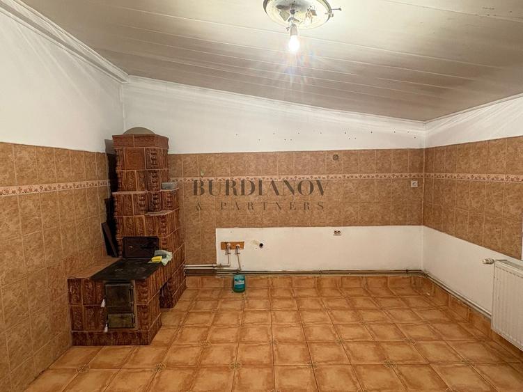 Casă individuală cu 6 camere cu Canalizare în Nicolae Bălcescu