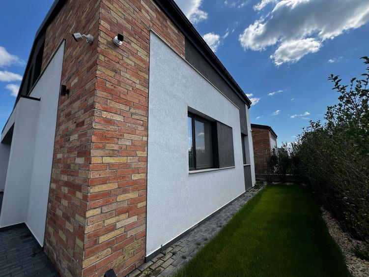 Casă cu 4 camere cu Teren 500 Mp în Nord