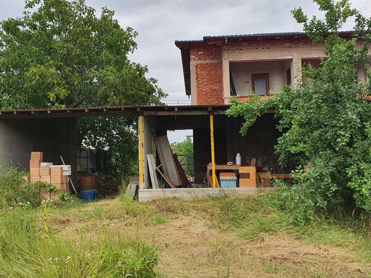 Casă cu 4 camere în Central
