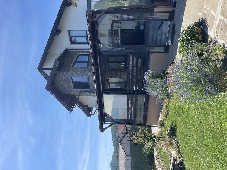 Casă cu Teren 915 Mp în Viișoara