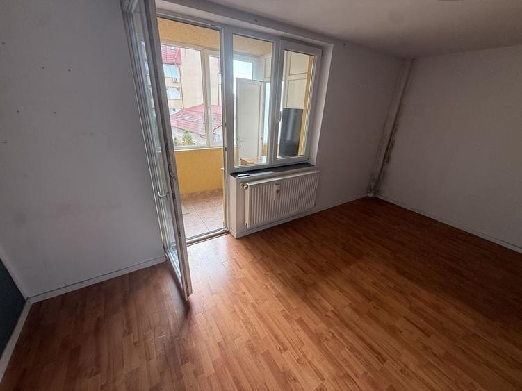 Ofer spre vanzare Apartament 2 camere , Bloc nou , Zona piata mica , Etaj 2 - 3