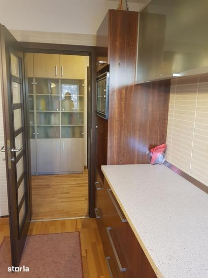 Apartament cu 3 camere în Rahova