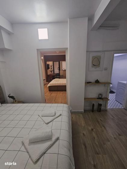 Apartament cu 3 camere nedecomandat, mobilat în Victoriei