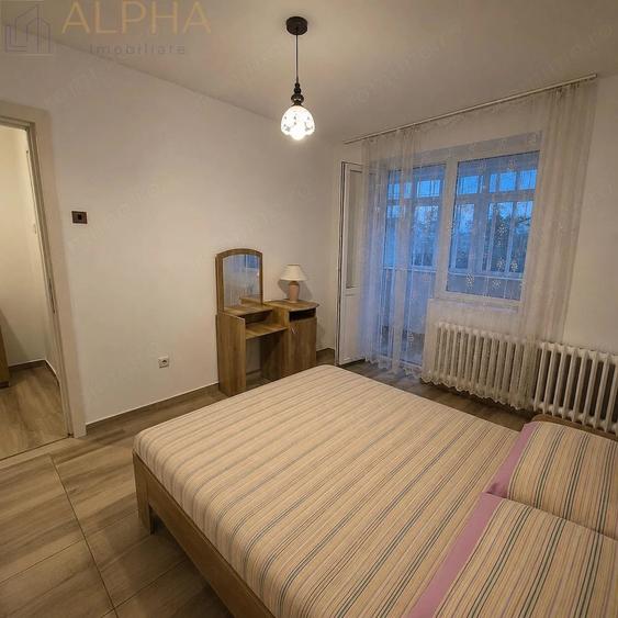 Apartament cu 2 camere semidecomandat în Independenței