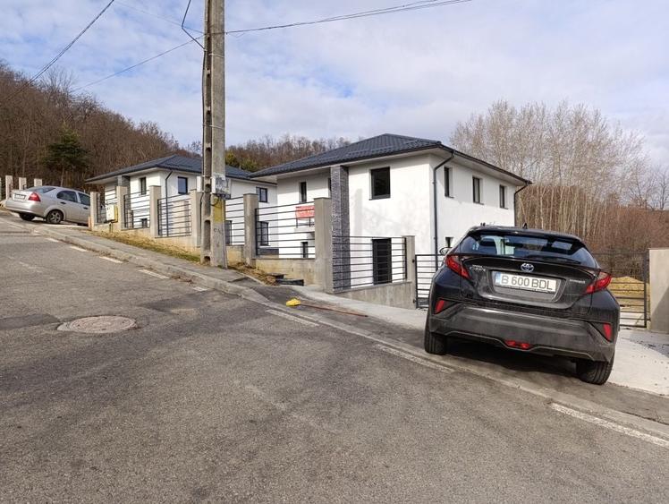 Casă cu 4 camere în Micești