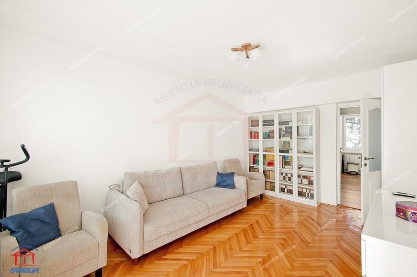 Apartament cu 3 camere decomandat, mobilat în Mazepa 1