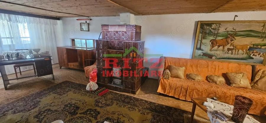 Casă cu 4 camere cu Teren 977 Mp în Central