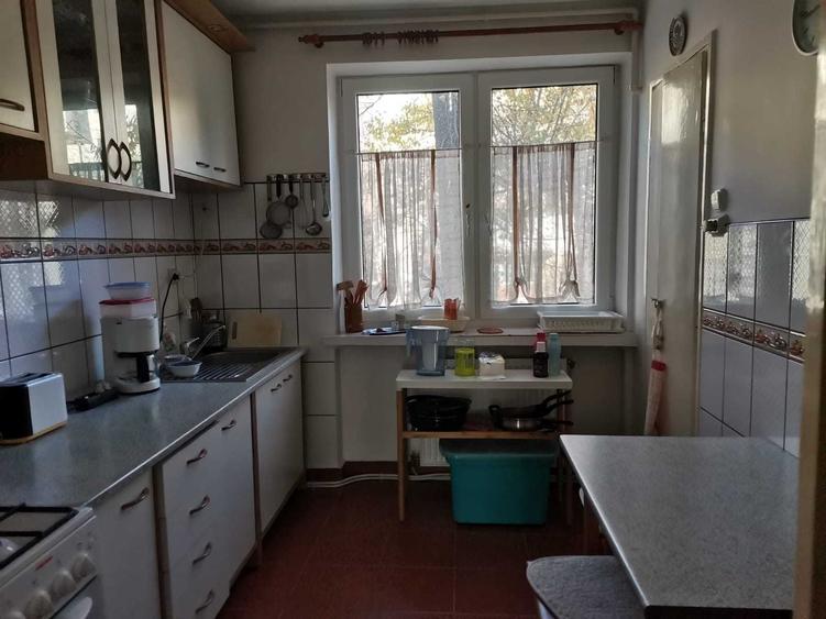 Apartament cu 4 camere decomandat în Săsar