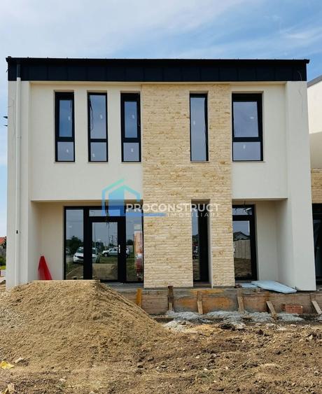 Duplex cu 4 camere cu Canalizare în Moșnița Nouă