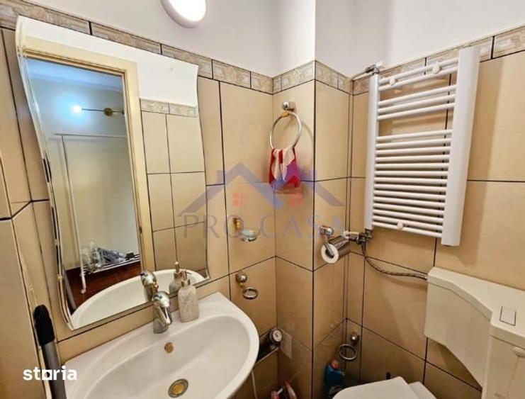 Apartament cu 3 camere decomandat în Tolstoi
