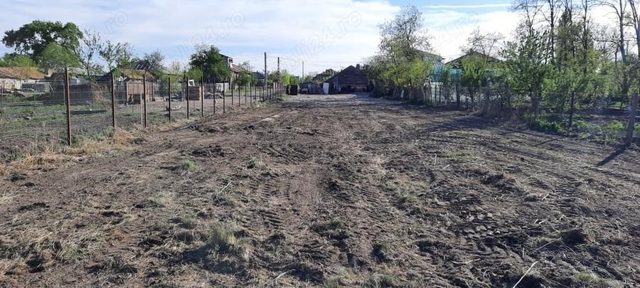 Teren de 1500 mp, în Săgeata