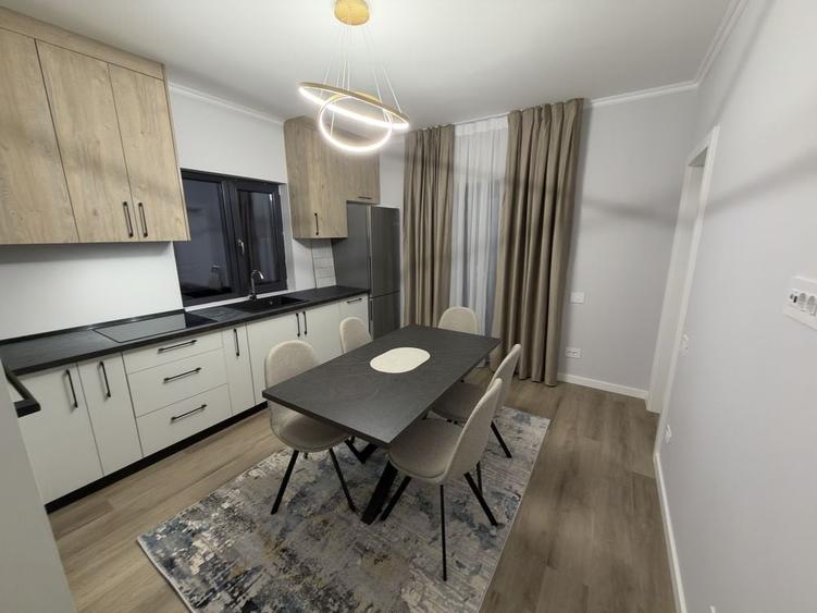 Casă cu 3 camere cu Teren 300 Mp în Central