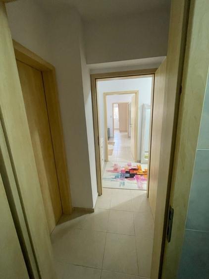Apartament cu 3 camere decomandat, mobilat în Central