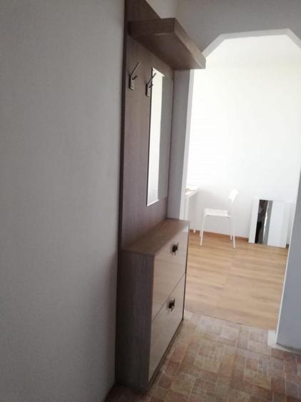 De inchiriat apartent 2 camere + loc de luat masa - 4