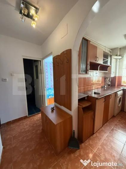 Apartament cu 3 camere decomandat în 9 Mai