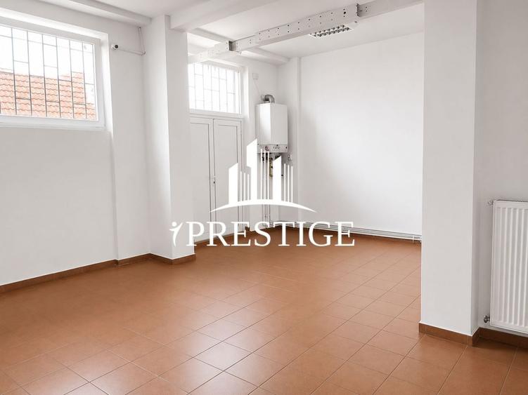 Spațiu comercial, de 100 mp, în Valea Aurie