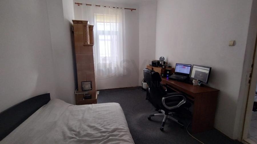 Apartament cu 4 camere decomandat, mobilat în P-ța Universității