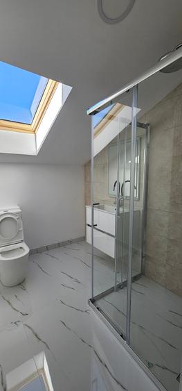Casă individuală cu 5 camere cu Canalizare în Tineretului