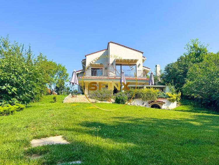 Casă individuală cu 6 camere cu Garaj în Bălteni