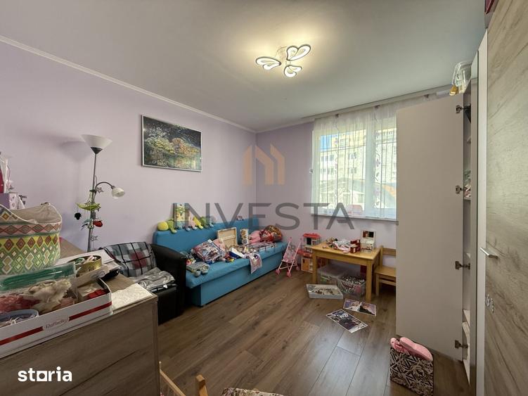 Apartament cu 3 camere semidecomandat în Andrei Mureșanu