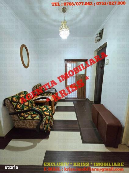 Apartament cu 4 camere decomandat în Negru Vodă