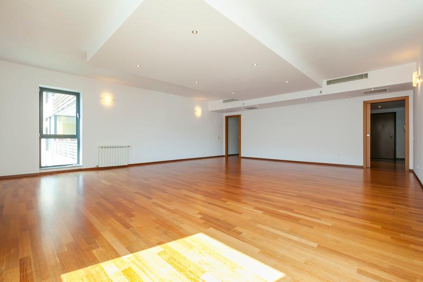 Apartament cu 3 camere decomandat în Nordului