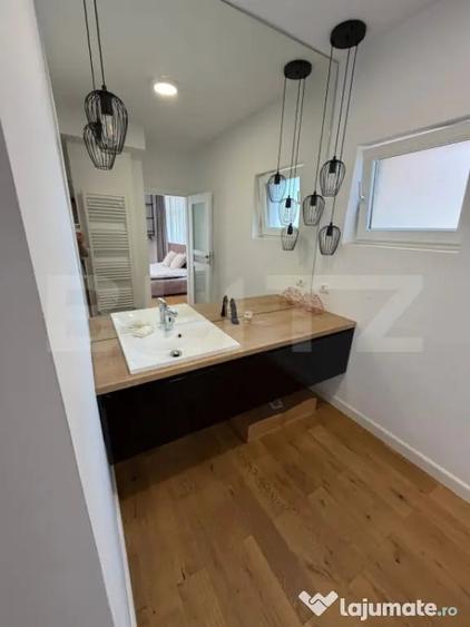 Apartament cu 3 camere semidecomandat în Central