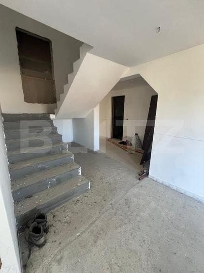 Casă individuală cu 4 camere cu Canalizare în Tărpiu
