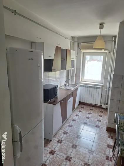 Apartament cu 2 camere decomandat în Piața Nouă