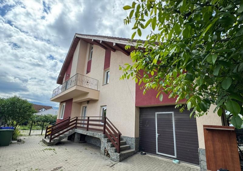 Casă individuală cu 5 camere cu Canalizare în Cristian