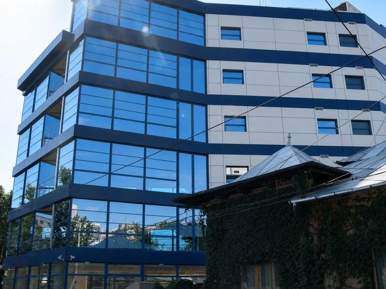 Birou, de 1,100 mp, în Gara de Nord
