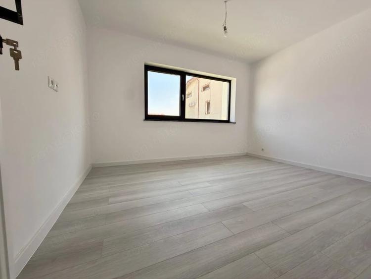 Casă cu Teren 301 Mp în Central
