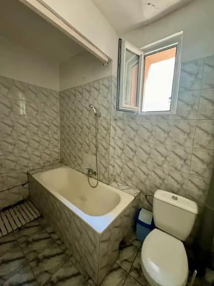 Casă cu 7 camere cu Canalizare în Armeneasca